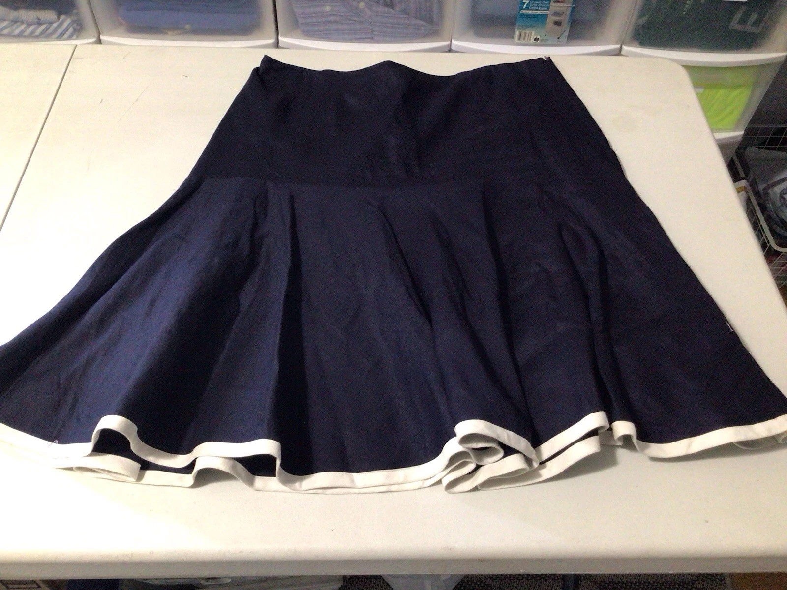 Ralph Lauren Blue White Lined 100%Linen Side Zip Ruffle Hem Flared Skirt 14
Opens in a new window or