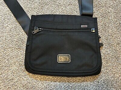 TUMI Black Alpha Small Flap Crossbody Shoulder Bag Zipper TUMI Black Alpha Small Flap Crossbody Shoulder Bag Zipper
