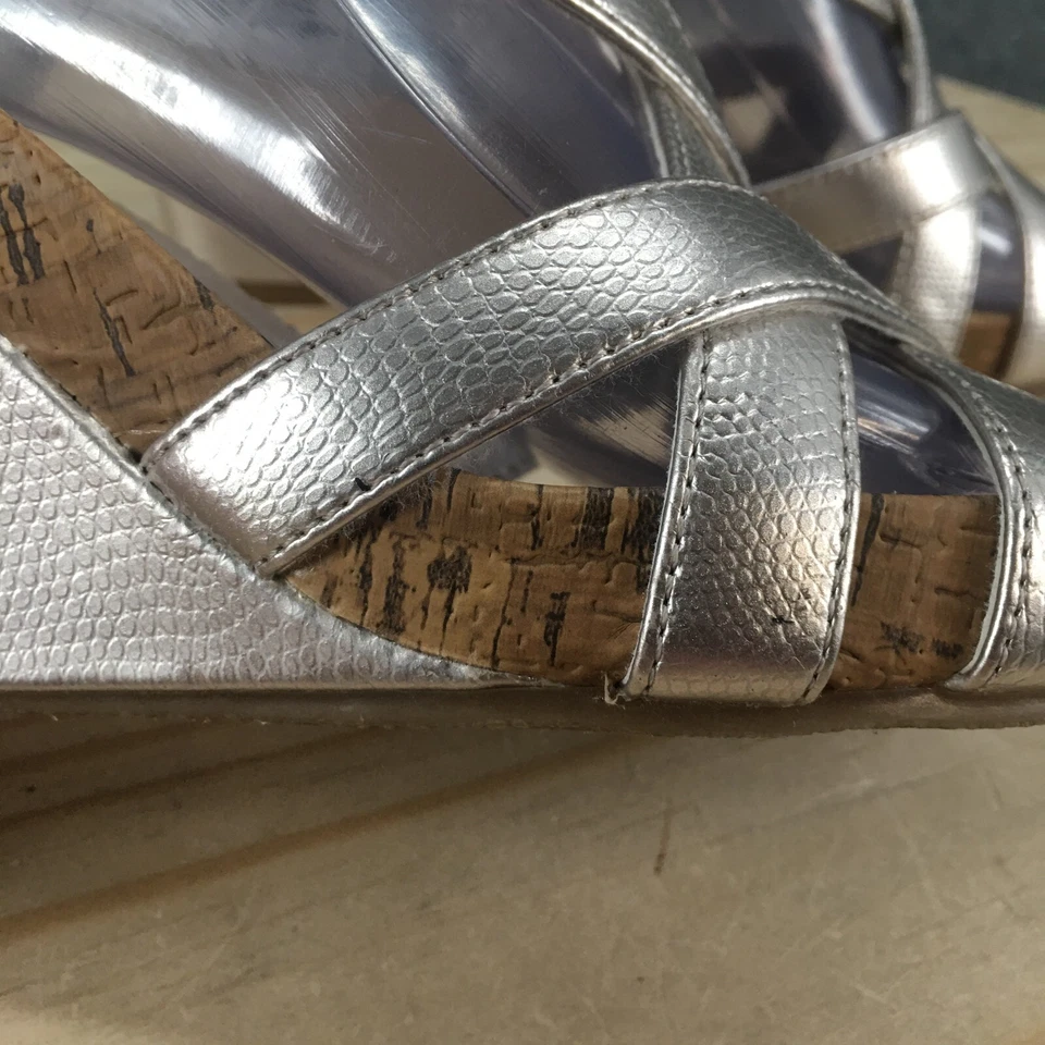 Aerosoles Sandals Womens 8 Slingback Silver Faux Leather Open Toe Wedge Heels - Image 4 of 4