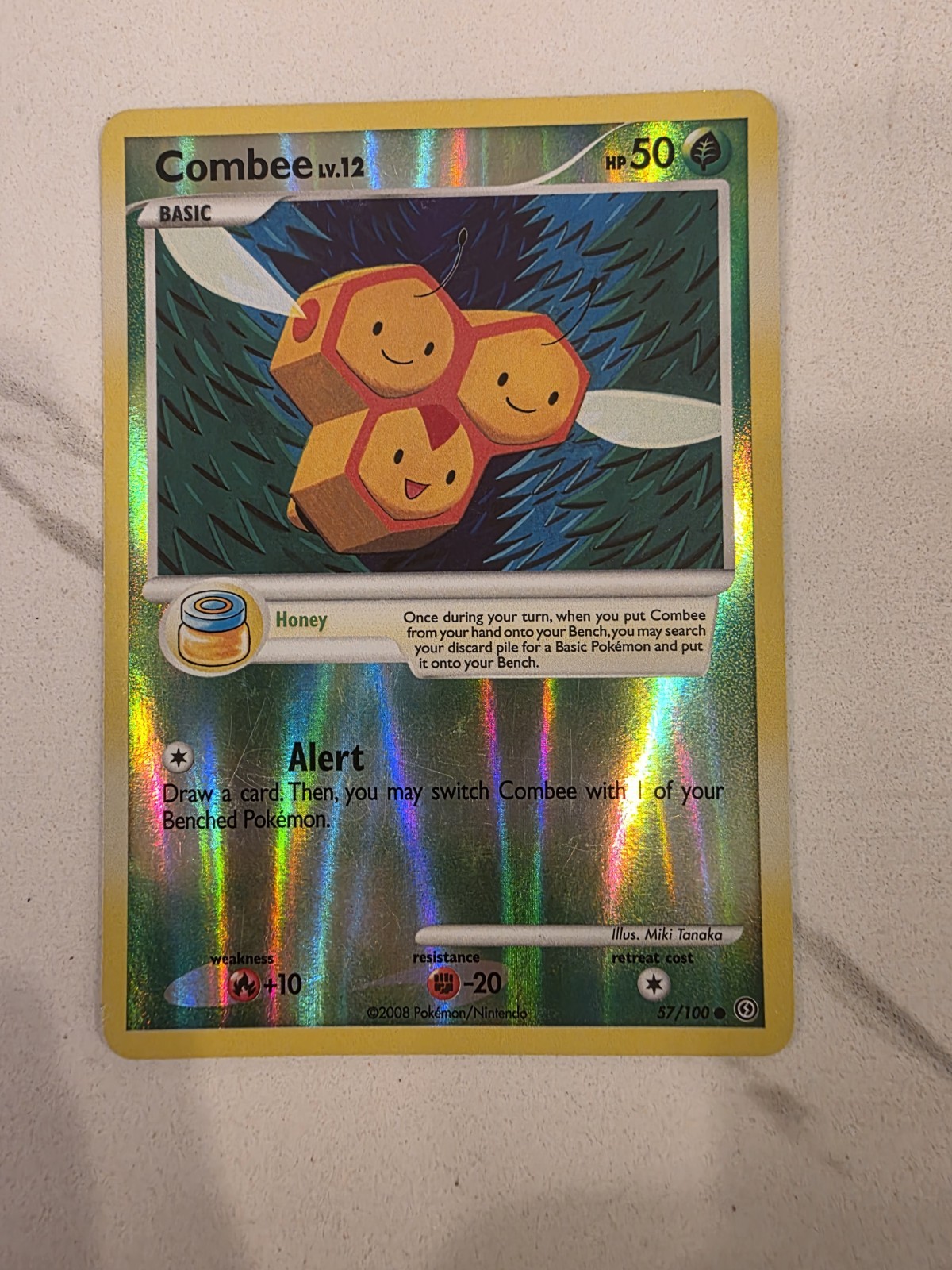 Combee 59/100 2008 Majestic Dawn Reverse Holo Common - NM - Pokemon Card