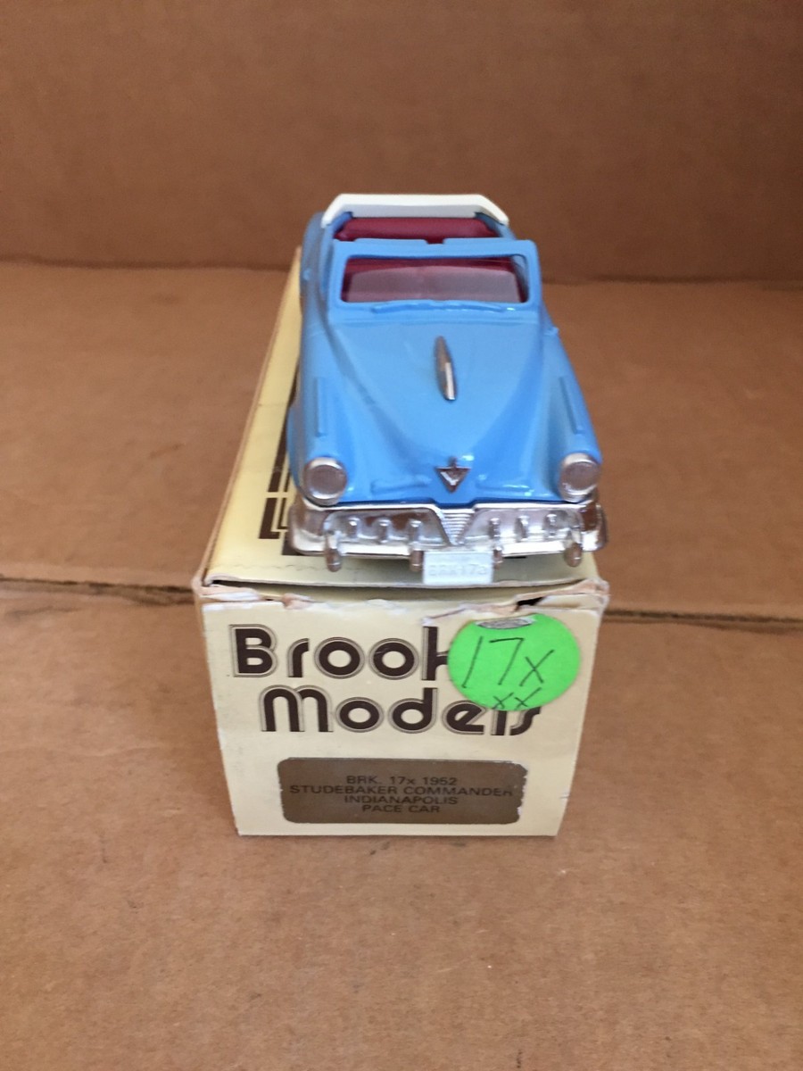 Miniature Brooklin SB 1/43 - Studebaker Commander Convertible Pace Car 1952 - Bleue