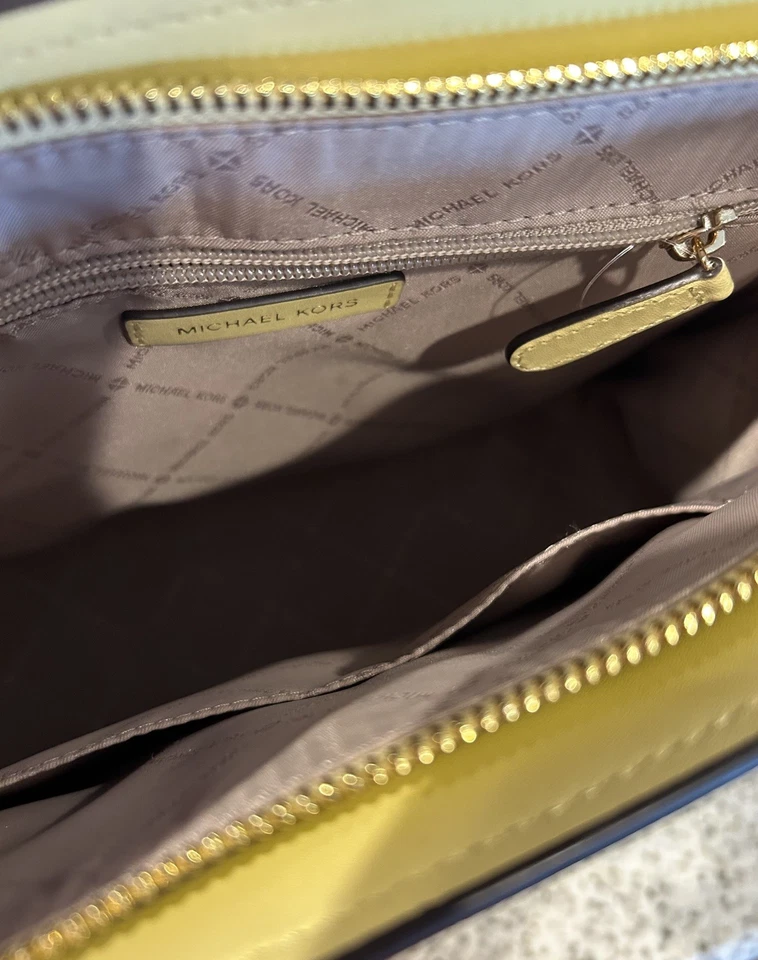 Bolso de Mano Michael Kors Selma Cuero Saffiano Amarillo Foto 4 de 4