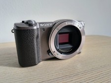 Sony A5100 24,3 MP APS-C fotocamera attacco E - solo corpo, marrone - numero 13K - senza flash