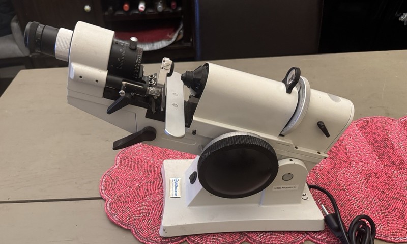 OptiSource Manual Lensmeter for Ophthalmology Optical Equipment 110 V 60hz