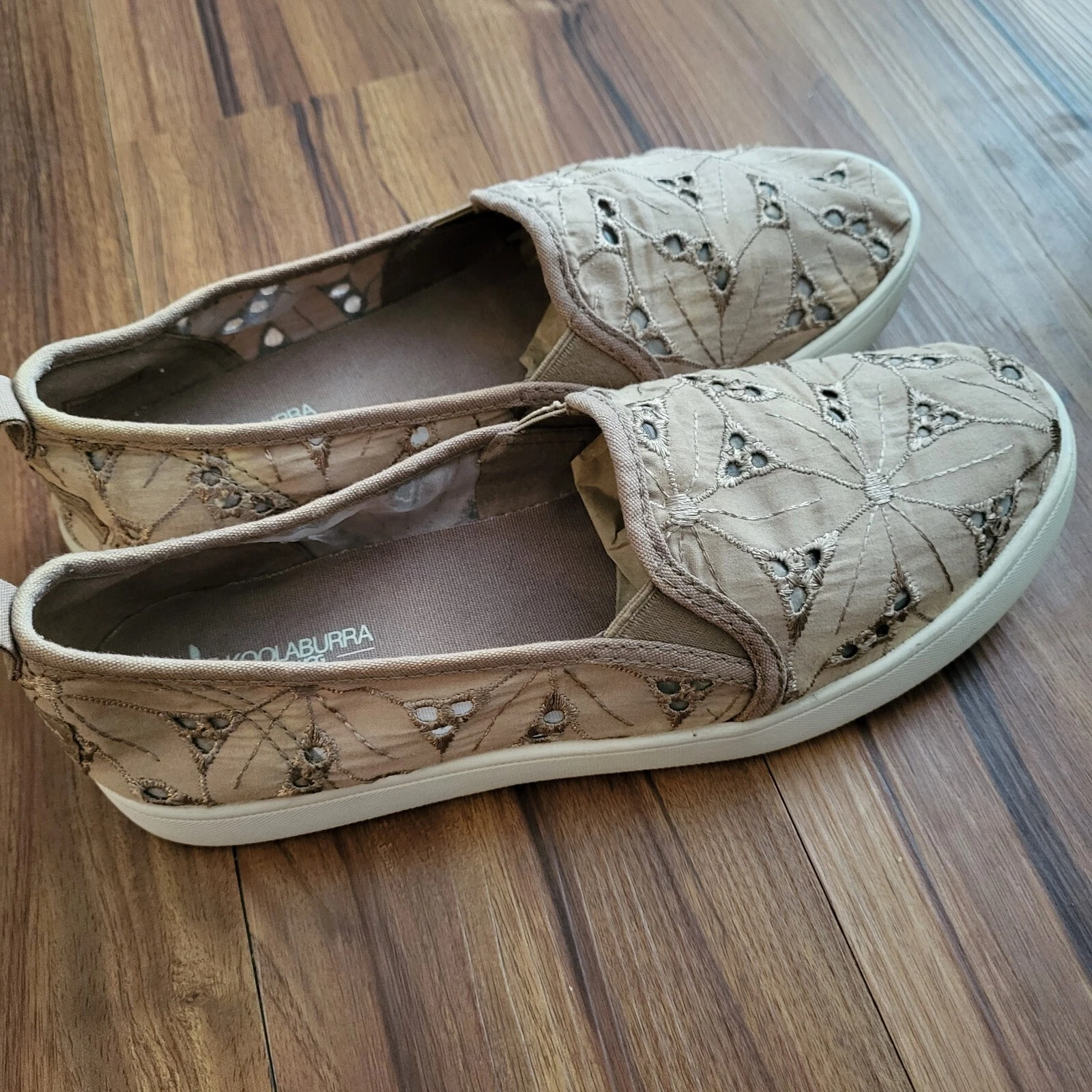 Mocassino sneaker Koolaburra by Ugg taglia 7 Amiah marrone marrone marrone chiaro occhielli floreali