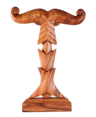 Irminsul auf Sockel - germanische Weltensäule - aus Holz - handgeschnitzt