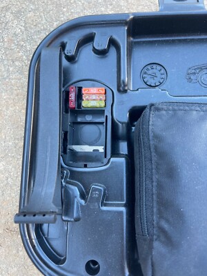 04-10 E65 E66 BMW 530 XI 5 Series First Aid Kit Emergency Trunk