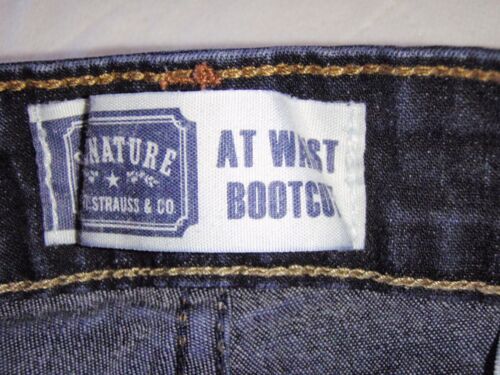 Levis Strauss Signature Blue Jeans Misses 8 Short Mid-Rise Bootcut 98% Cotton - Picture 13 of 14
