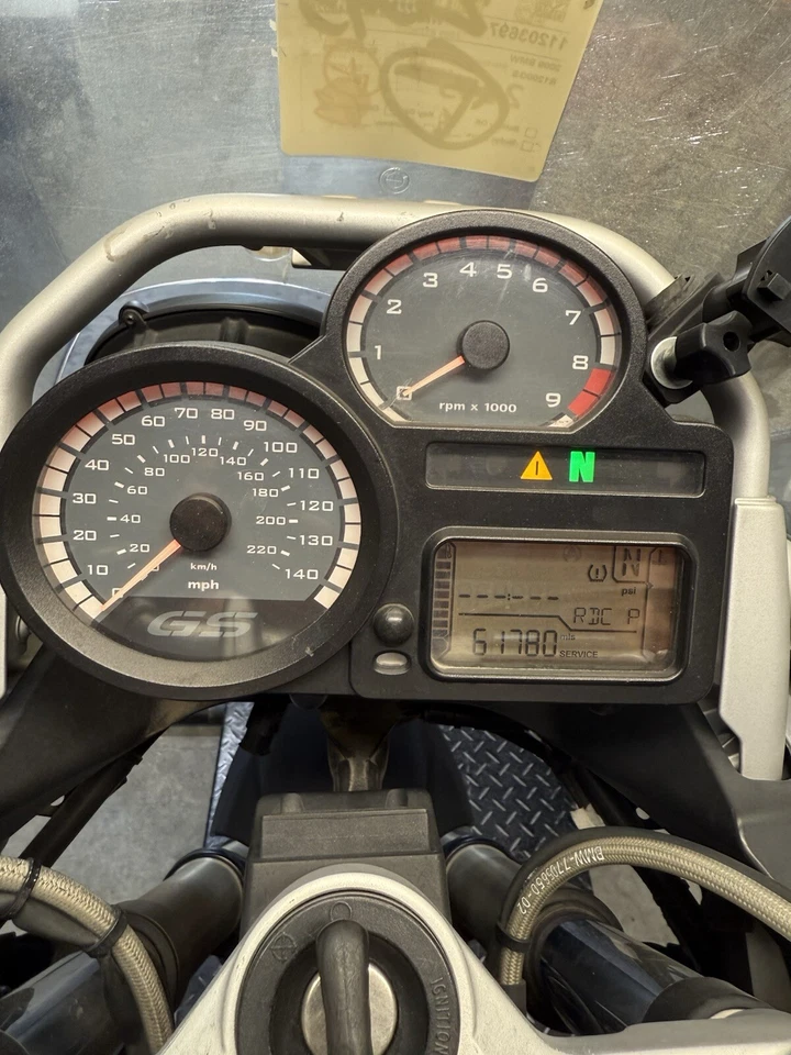 08-09 BMW R1200GS LLAVE DE BLOQUEO DE ENCENDIDO CALIBRE OEM CON BLOQUEO DE GAS Y ASIENTO SPEEDO *61K* Foto 2 de 4