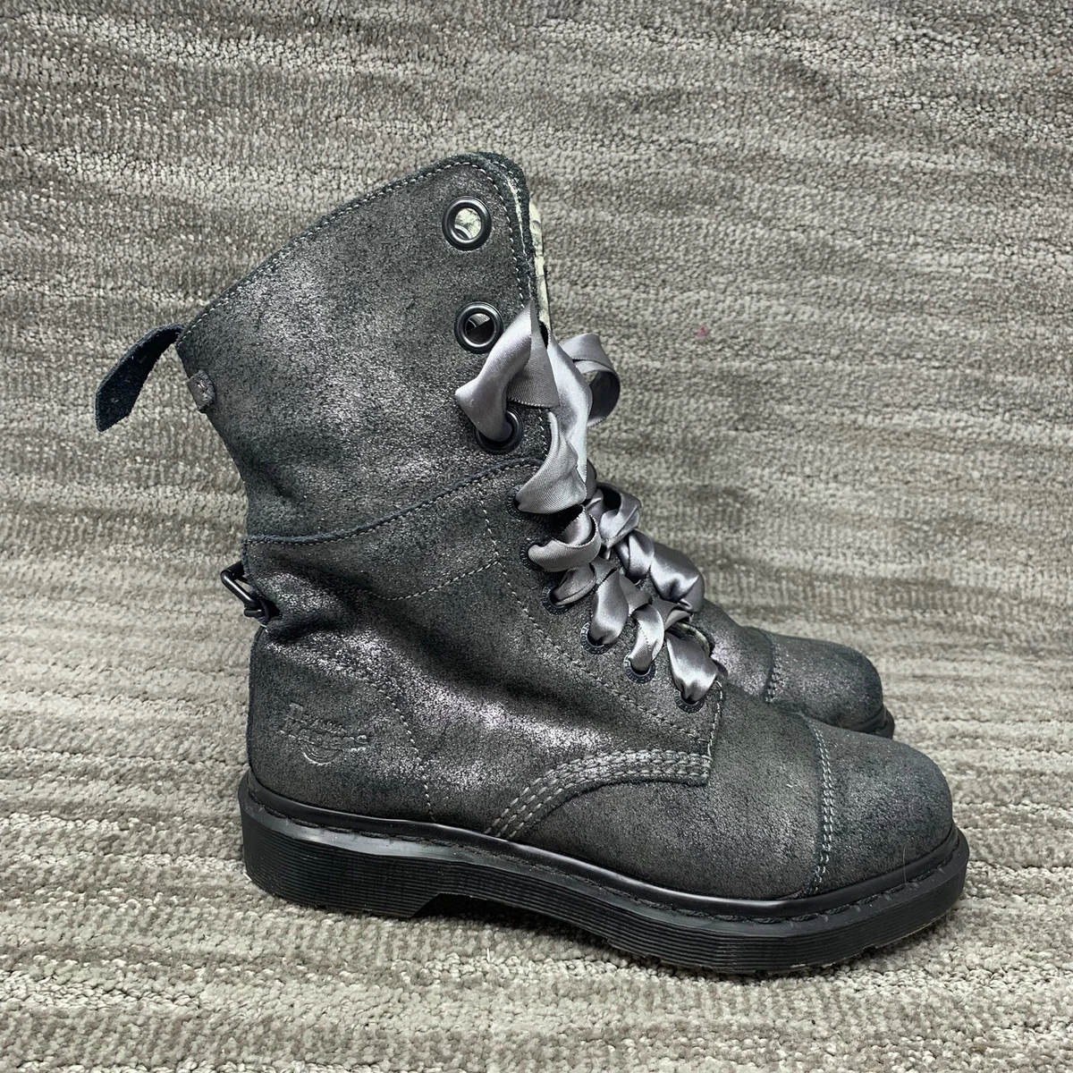 Aanvankelijk Afkorting Integratie Dr. Martens Metallic Silver Leather Aimilie Lace Up Foldover Boot Triumph  Size 7 | eBay