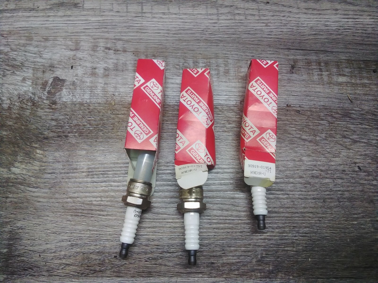 Denso W9EXRU Alternative spark plugs