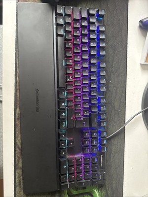 SteelSeries Apex 3 Gaming Tastatur 10-Zonen RGB Beleuchtung Neu Rechnung MwSt 