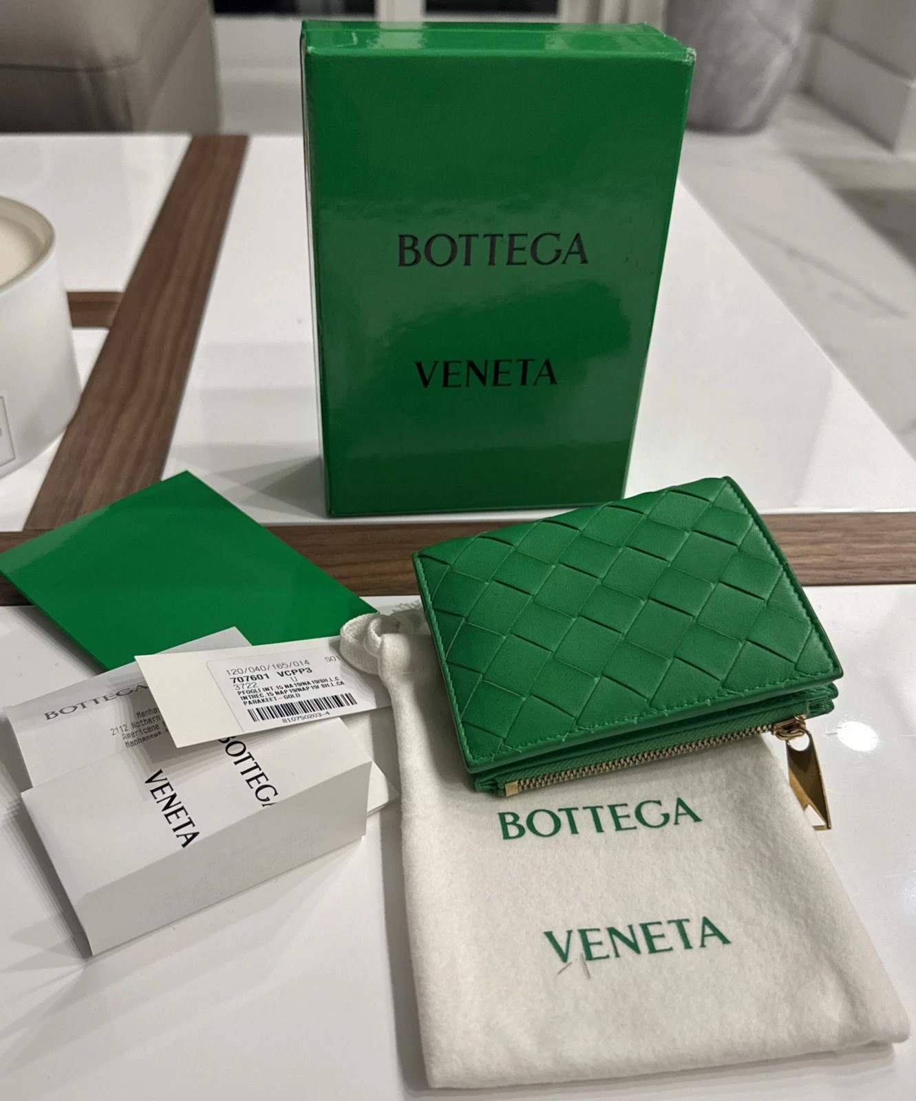 Bottega Veneta — BOTTEGA VENETA Green Leather Woven Bi-Fold Wallet Card Case Box Receipt