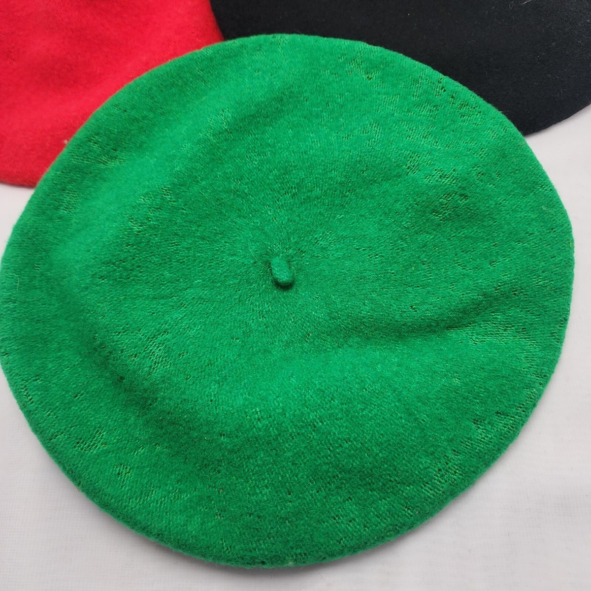 VTC 100% Wool Beret Made in Czechoslovakia Red Green Black 