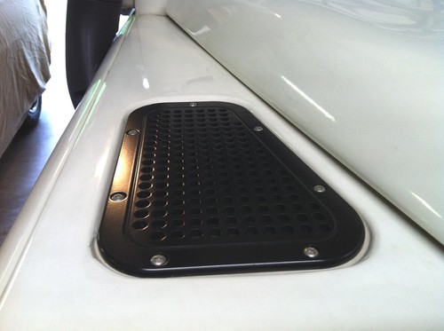Land Rover Defender 90 110 130 wingtop vents (CNC milled aluminum wing top) - Picture 2 of 11