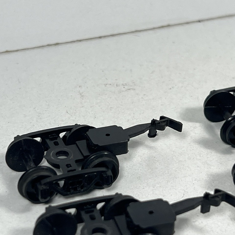 Bachmann HO Replacement Trucks Lot of 4 Model Freight Train Replacement
