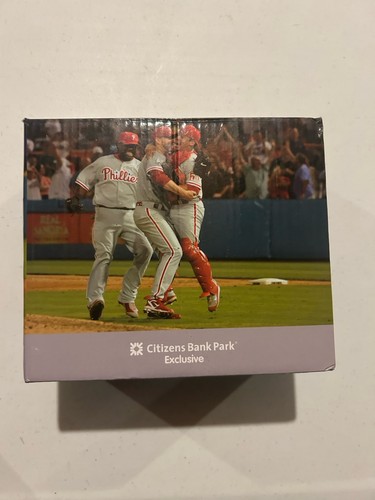 Phillies Roy Halladay Number 34 Retirement Night Statue 2020 Collectors Edition - Picture 2 of 12