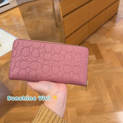 Courreges　グレージュカラー？PINK総ロゴ　BAG＆WALLET　2点 Courreges - Courreges グレージュカラー？PINK総ロゴ BAG＆WALLET 2点