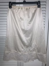 Richform Beige Vintage Nylon Half Slip Size Medium