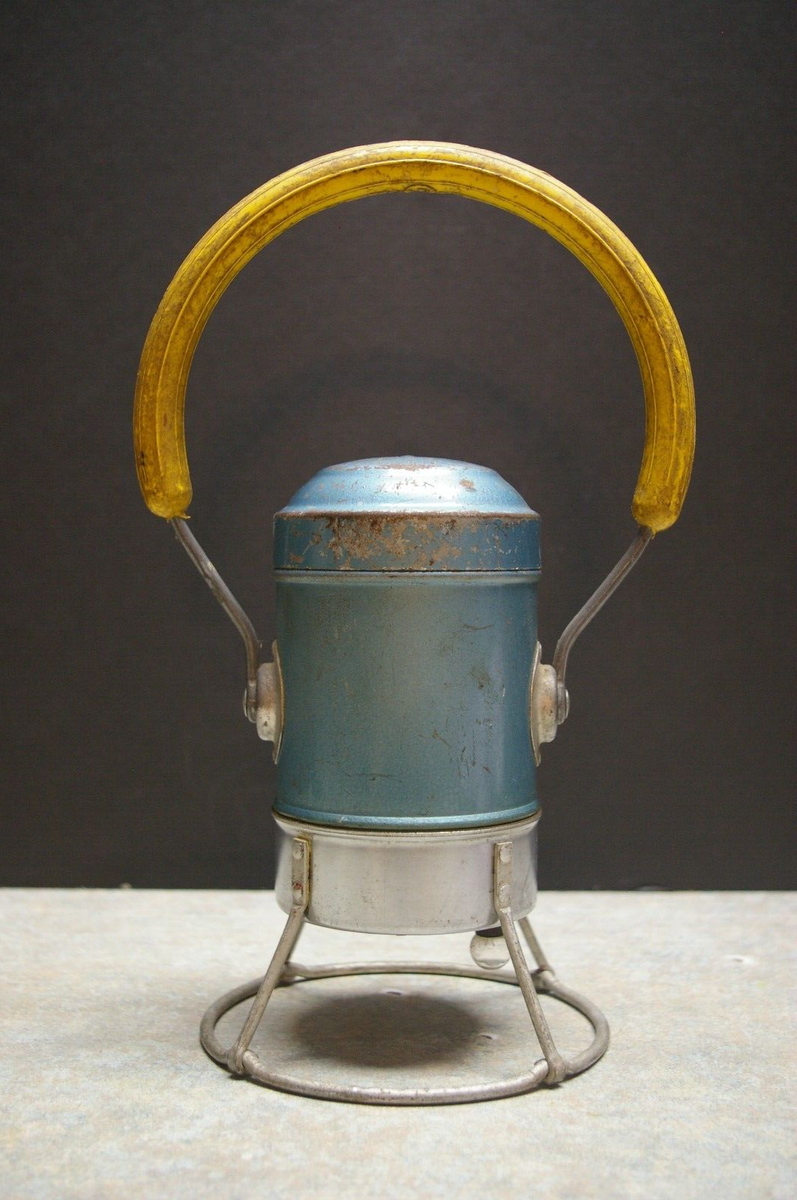 VINTAGE STAR HEADLIGHT & LANTERN CO. RAILROAD SIGNALLING LIGHT