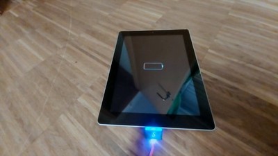 Apple iPad 2 32GB A1396 Cellular WiFi 3G Tablet Silber Retro, LESEN: AKKU DEFEKT