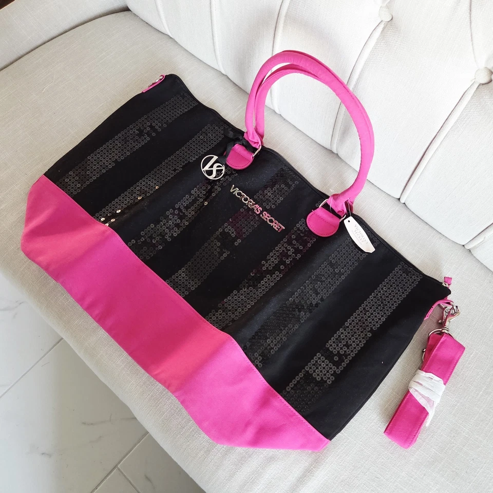 BOLSO BANDOLERA DE VIAJE DE FIN DE SEMANA CON CREMALLERA NEGRO Y ROSA VICTORIA'S SECRET  Foto 3 de 4