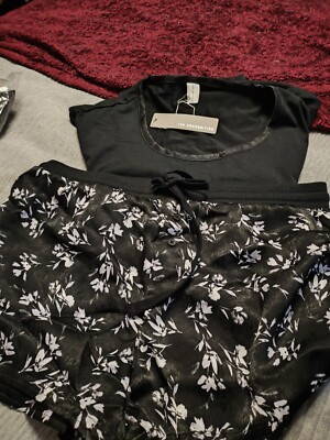 Bare Essentials Black Short And Shirt Set (S/M)