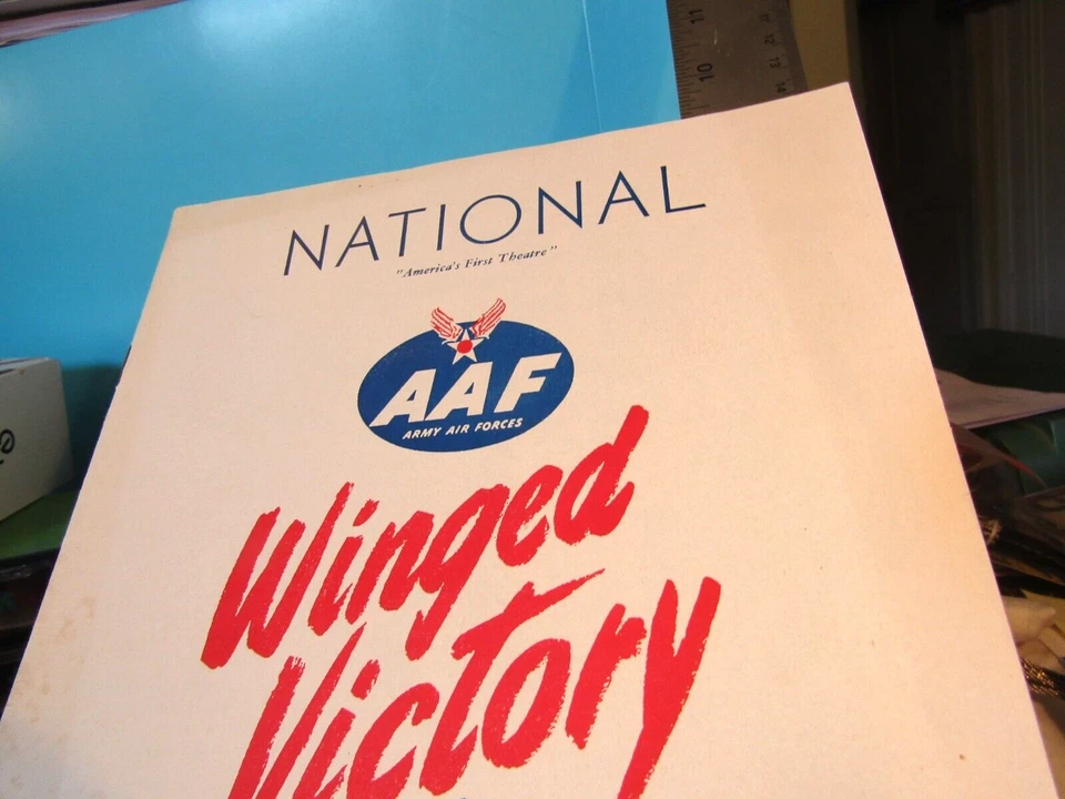 THEATER PROGRAM c1944 Two Mrs. Carrolls Elizabeth Bergner National Theatre WA DC - Imagem 3 de 4