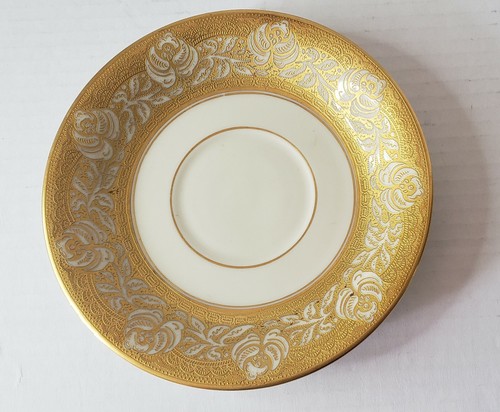 2 Stück H&C Selb Bavaria Heinrich & Co Untertasse mit Goldbesatz und Blumen. 6" breit. - Bild 4 von 6