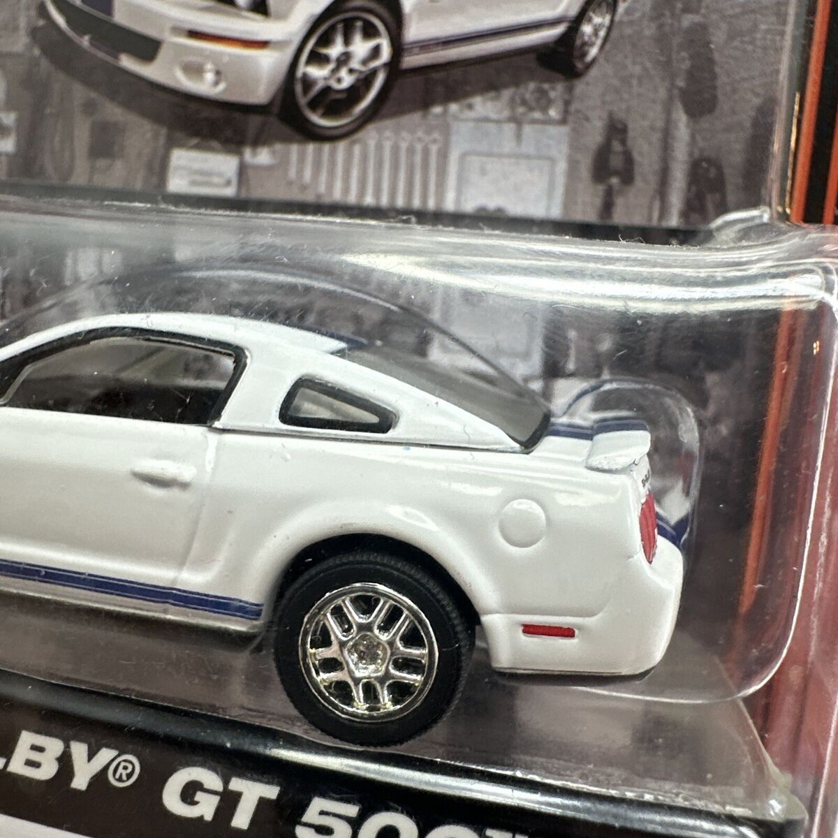 1/64 GREENLIGHT MUSCLE CAR GARAGE 2007 FORD SHELBY GT500 1/64 GREENLIGHT MUSCLE CAR GARAGE 2007 FORD SHELBY GT500