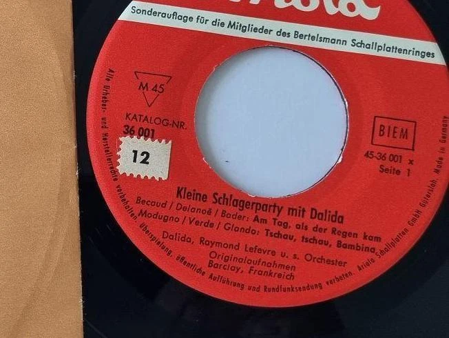 7" Single Dalida - Kleine Schlagerparty/ Am Tag, als der Regen kam Vinyl EP Germ - Image 3 of 4