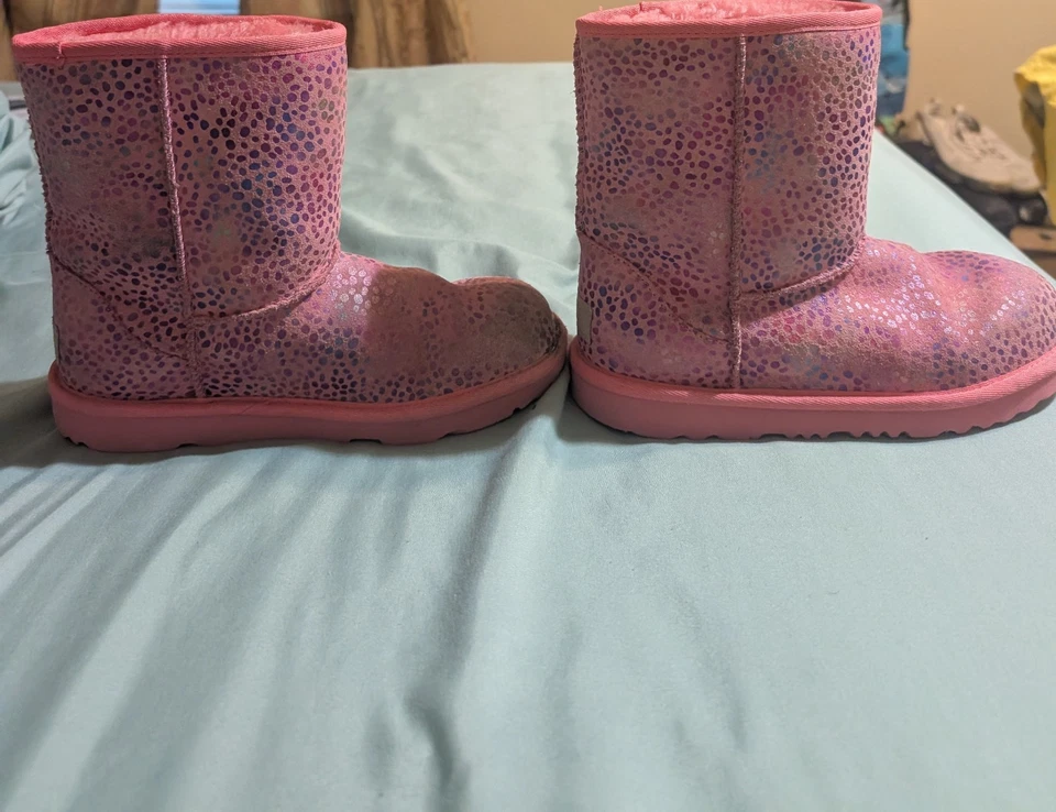 Girls Pink Cheetah Print UGGs Size 4 Kids - Image 4 of 4