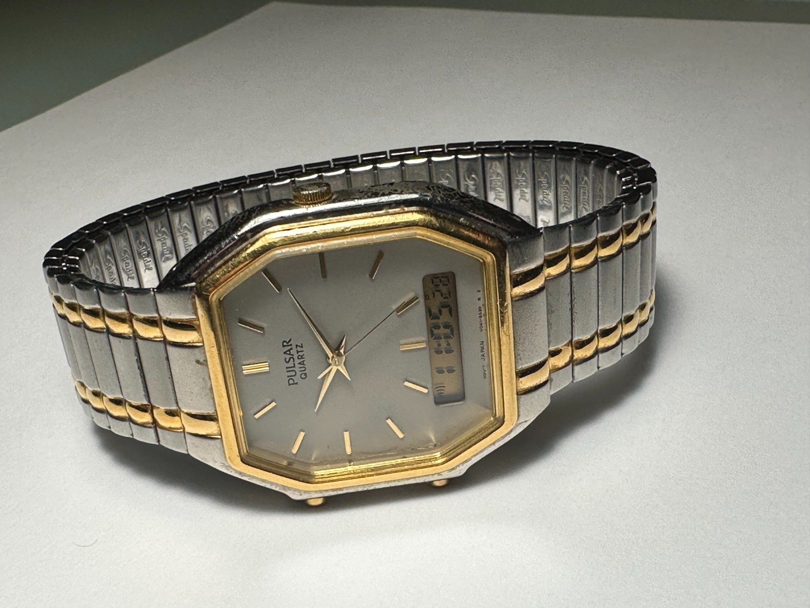 VINTAGE PULSAR ANALOG DIGITAL MEN’S TWO-TONE WRISTWATCH V041-5330 NEW BATTERY