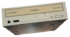 YAMAHA CD-Rewritable Drive Laufwerk CRW3200, ...