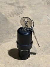3SU1000-5HF11-0AA0 key-operated switch Siemens, 22 mm, round, plastic, lock no.