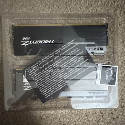 G.SKILL Trident Z RGB 16GB (2x8GB) DDR4-3000 DIMM F4-3000C16S-8GTZR