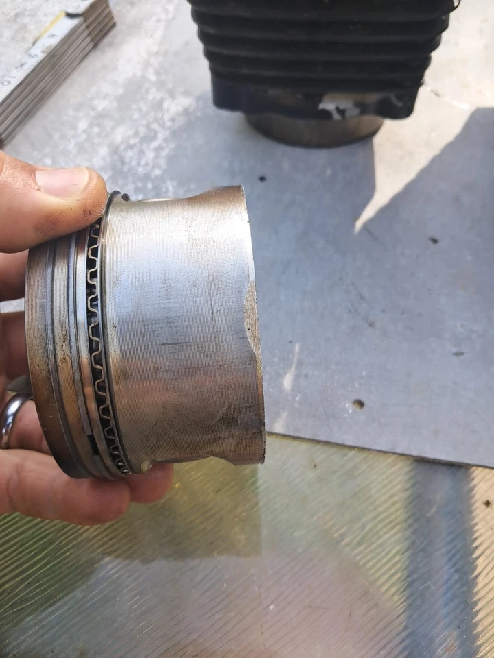 Par de jarras y pistones de barril de cilindro de motor negro Harley Davidson Sportster 1200 Foto 4 de 4