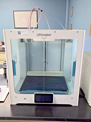 Ultimaker S5 3d printer (Used)  330 × 240 × 300 mm (13 × 9.4 × 11.8 inches)