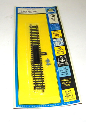 Vintage AHM Code 100 HO #2525 Uncoupler Track w/ Switch Man New In Package