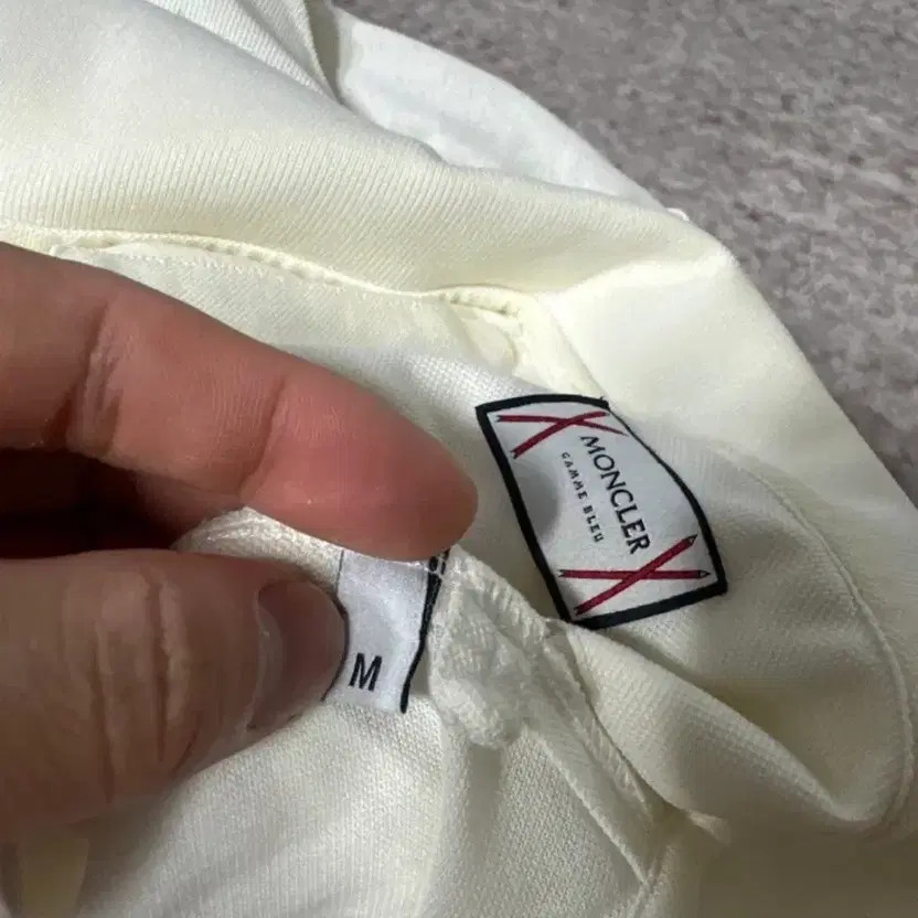 14 Premium Moncler & Designer T-Shirts Lot thumbnail 4