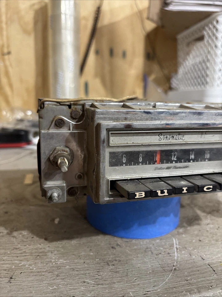 RADIO ORIGINAL BUICK RIVIERA SKYLARK MODELO 1968 1969 Foto 2 de 4