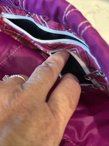 Nike String Bag With Interior Zipper Pockets - Picture 4 of 11