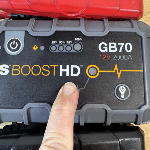 NOCO GB70 Genius Boost HD 2000A 12v Lithium Jump Starter FAULTY - Picture 3 of 10