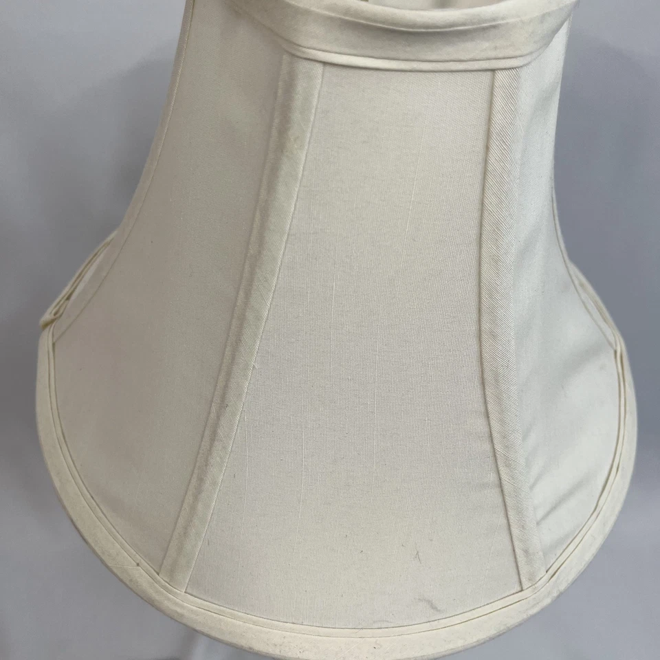 Lámpara de mesa moderna de níquel cepillado con pantalla de tela pequeña lámpara de acento Foto 4 de 4