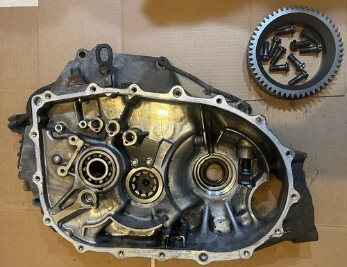 02-06 Honda CRV AWD MANUAL transmission clutch case Bellhousing + Transfer Gear