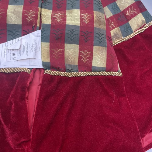 Christmas Tree Skirt Gold Green and Red Velvet Border 52 Inch - Picture 9 of 12