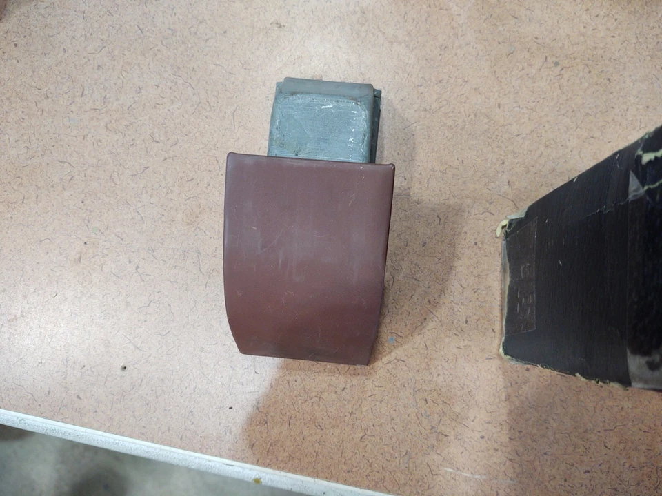 罕见 NOS 通用原始设备制造商 57 1957 庞蒂亚克灰托盘酋长超级首席探路者新品 — 第 2/4 张图片