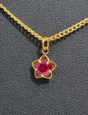 Gorgeous Vintage 70's RED Star Faceted Rhinestone Necklace 16-inch Gold Chain 