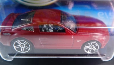 HW 2005 First Editions #006: 2005 Ford Mustang GT - rot - shortcard - Bild 1 von 4