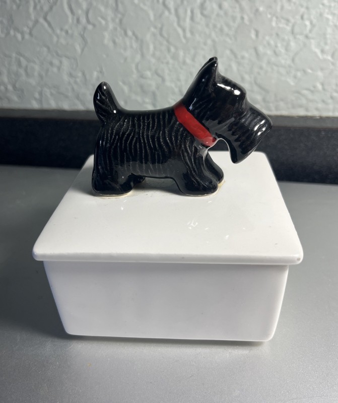 VTG SCOTTISH TERRIER COVERED TRINKET BOX FOR NEIMAN MARCUS - I. RICE IMPORT